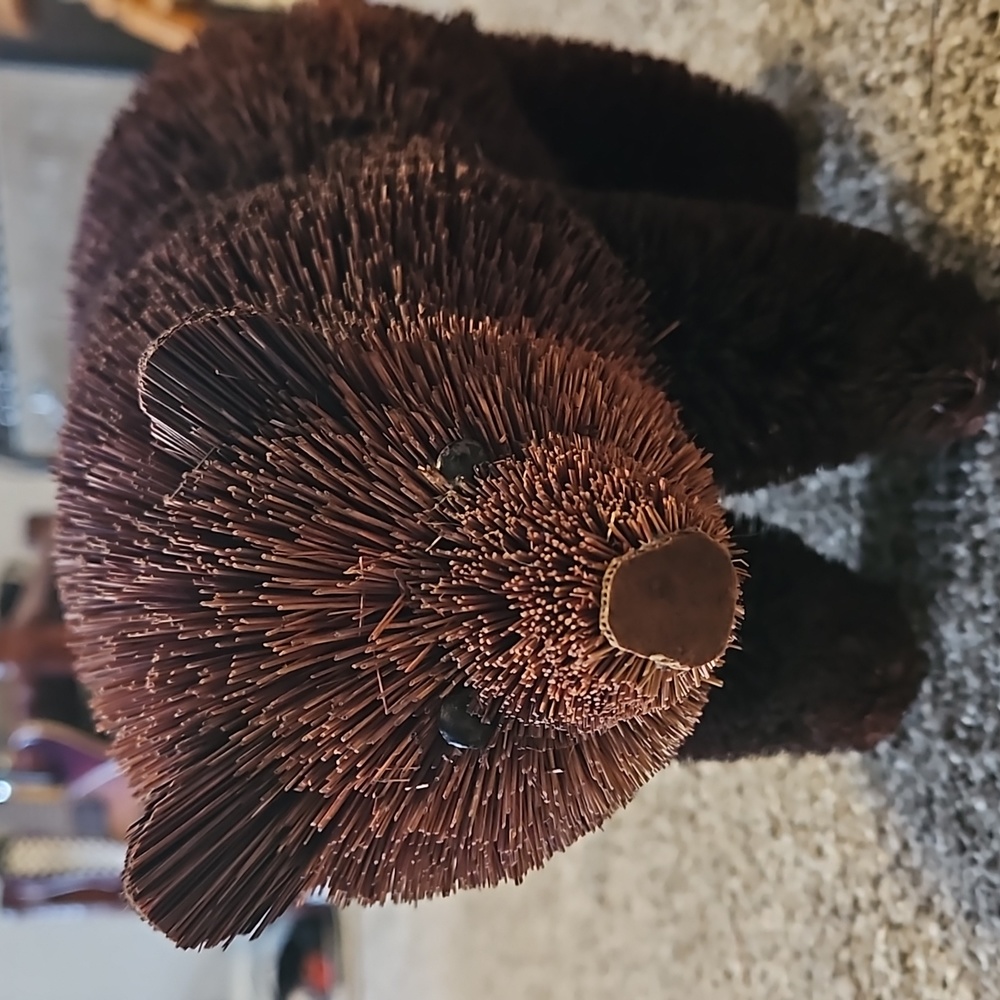 Pine Cone Needle Dark Brown Bear